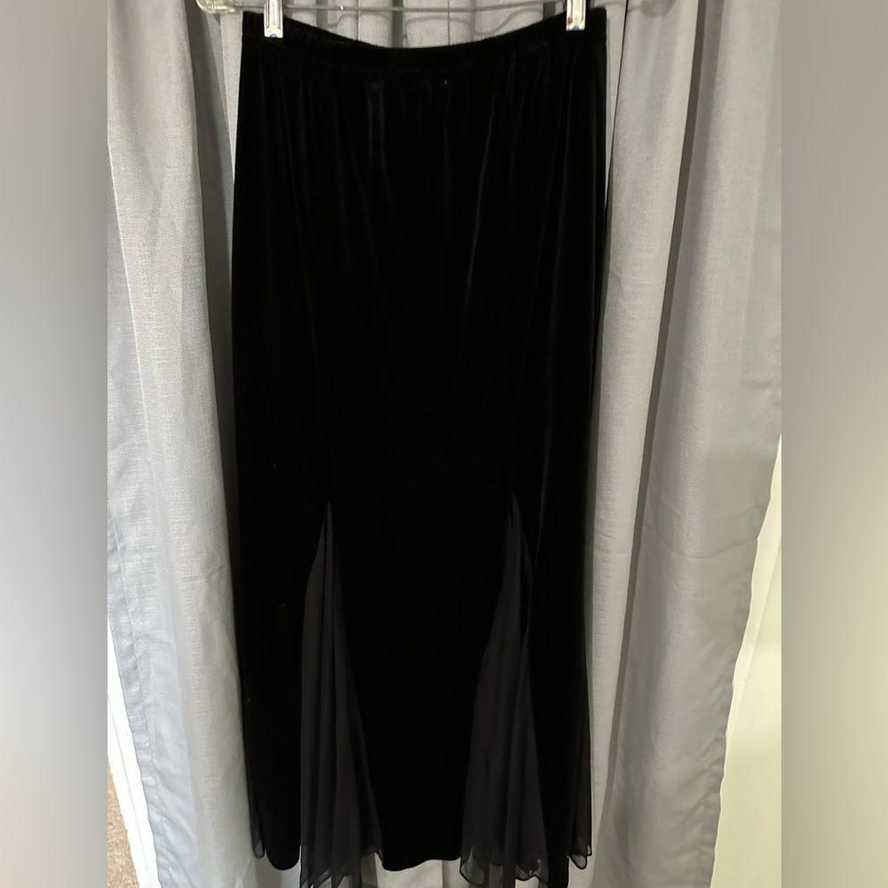 Jessica Howard evening skirt